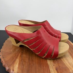 Dansko Tilly red leather open-toe clogs sandals faux wooden heel sz 42 11.5-12